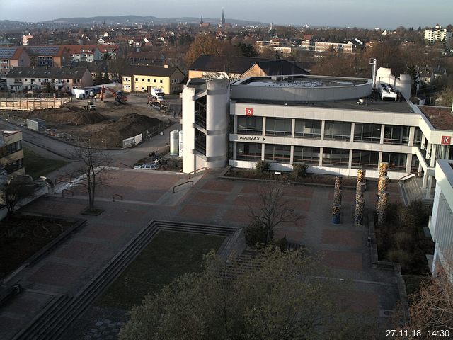 Foto der Webcam: Verwaltungsgebäude, Innenhof mit Audimax, Hörsaal-Gebäude 1