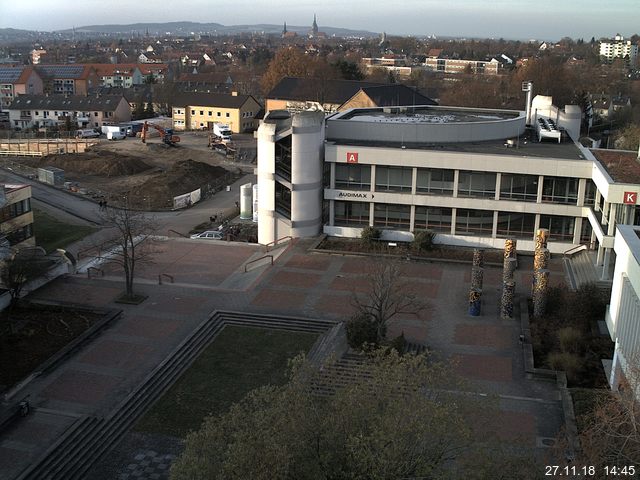 Foto der Webcam: Verwaltungsgebäude, Innenhof mit Audimax, Hörsaal-Gebäude 1