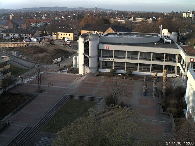 Foto der Webcam: Verwaltungsgebäude, Innenhof mit Audimax, Hörsaal-Gebäude 1