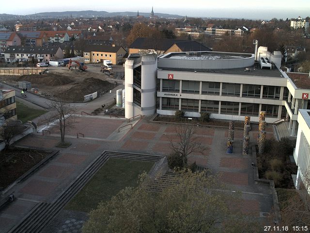 Foto der Webcam: Verwaltungsgebäude, Innenhof mit Audimax, Hörsaal-Gebäude 1