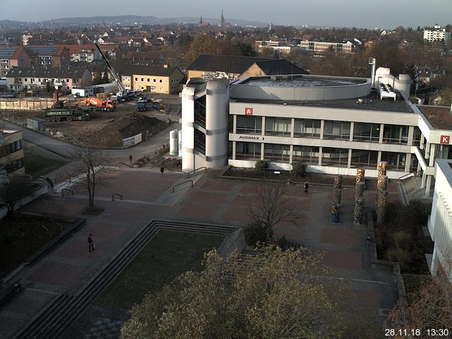 Foto der Webcam: Verwaltungsgebäude, Innenhof mit Audimax, Hörsaal-Gebäude 1