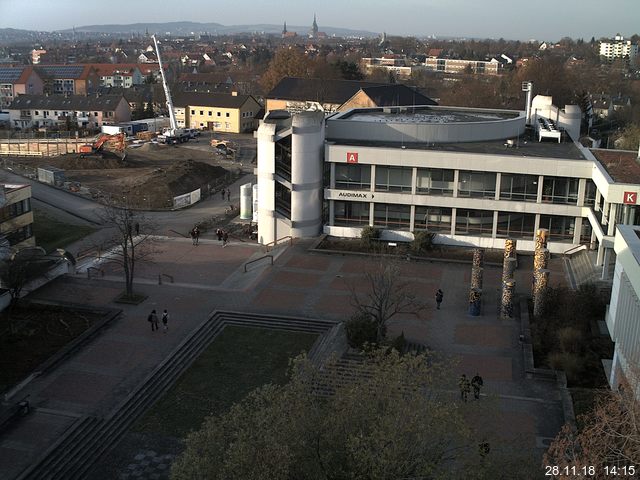 Foto der Webcam: Verwaltungsgebäude, Innenhof mit Audimax, Hörsaal-Gebäude 1