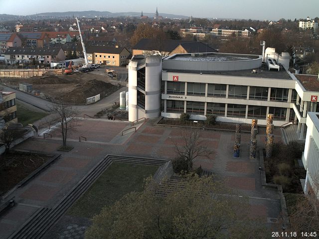 Foto der Webcam: Verwaltungsgebäude, Innenhof mit Audimax, Hörsaal-Gebäude 1