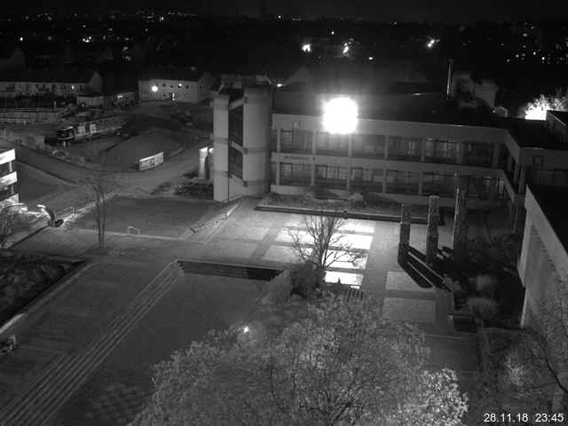 Foto der Webcam: Verwaltungsgebäude, Innenhof mit Audimax, Hörsaal-Gebäude 1