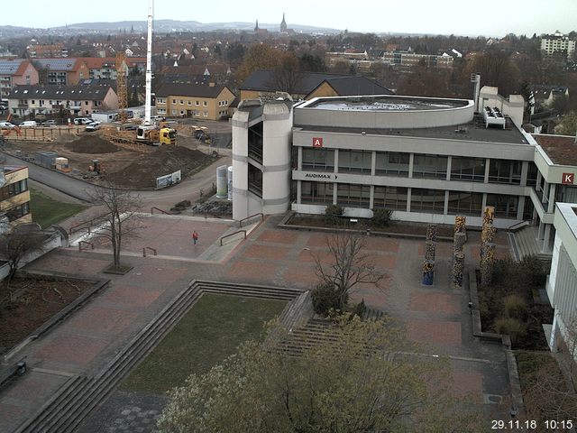 Foto der Webcam: Verwaltungsgebäude, Innenhof mit Audimax, Hörsaal-Gebäude 1