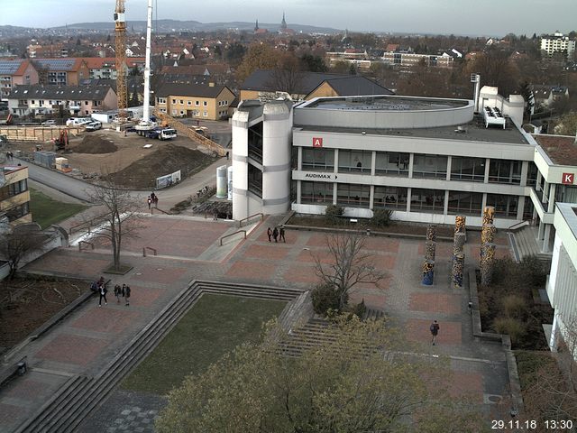 Foto der Webcam: Verwaltungsgebäude, Innenhof mit Audimax, Hörsaal-Gebäude 1