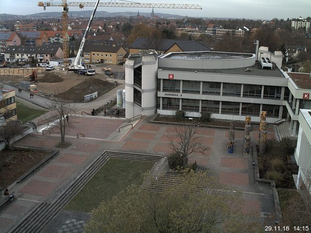 Foto der Webcam: Verwaltungsgebäude, Innenhof mit Audimax, Hörsaal-Gebäude 1