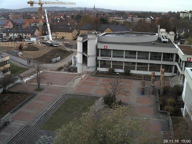 Foto der Webcam: Verwaltungsgebäude, Innenhof mit Audimax, Hörsaal-Gebäude 1