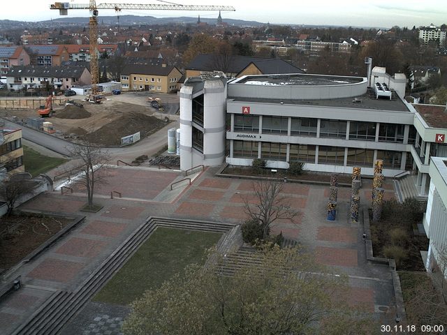 Foto der Webcam: Verwaltungsgebäude, Innenhof mit Audimax, Hörsaal-Gebäude 1