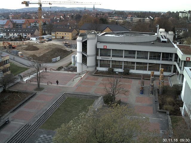 Foto der Webcam: Verwaltungsgebäude, Innenhof mit Audimax, Hörsaal-Gebäude 1