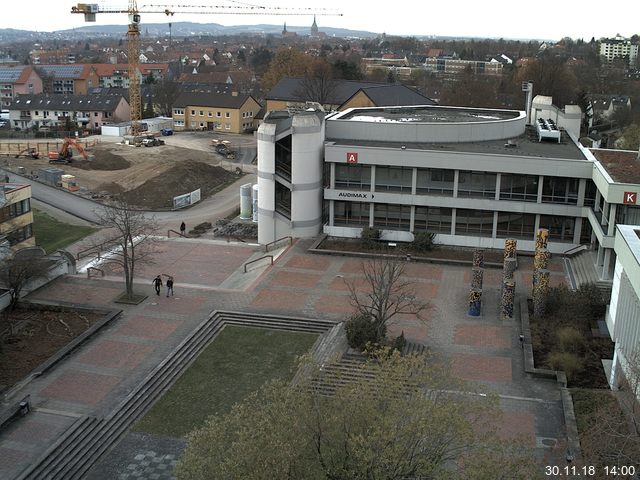 Foto der Webcam: Verwaltungsgebäude, Innenhof mit Audimax, Hörsaal-Gebäude 1