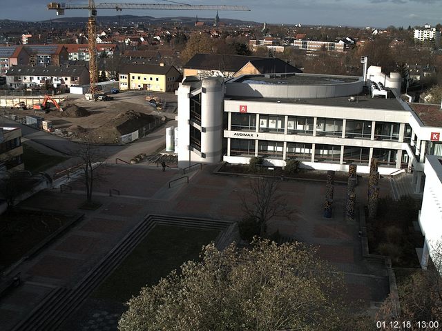 Foto der Webcam: Verwaltungsgebäude, Innenhof mit Audimax, Hörsaal-Gebäude 1