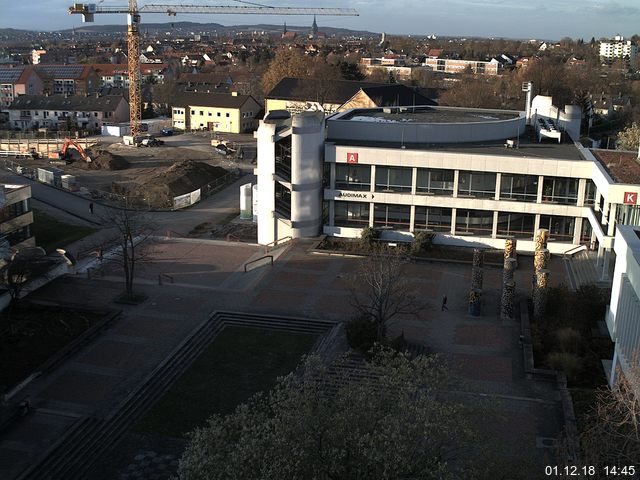 Foto der Webcam: Verwaltungsgebäude, Innenhof mit Audimax, Hörsaal-Gebäude 1