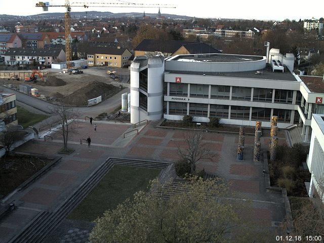 Foto der Webcam: Verwaltungsgebäude, Innenhof mit Audimax, Hörsaal-Gebäude 1