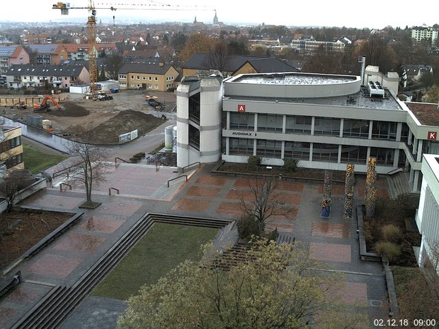 Foto der Webcam: Verwaltungsgebäude, Innenhof mit Audimax, Hörsaal-Gebäude 1