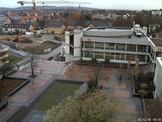 Foto der Webcam: Verwaltungsgebäude, Innenhof mit Audimax, Hörsaal-Gebäude 1