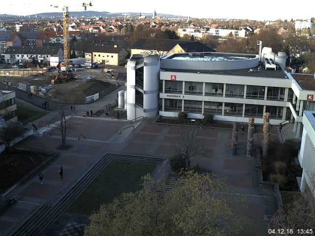 Foto der Webcam: Verwaltungsgebäude, Innenhof mit Audimax, Hörsaal-Gebäude 1