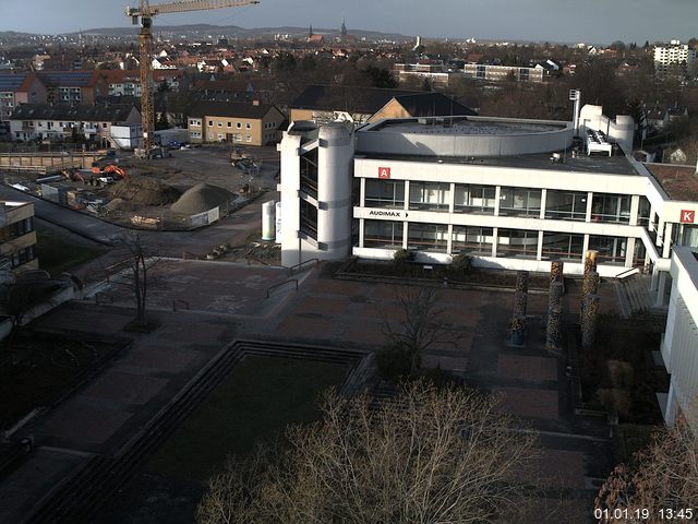 Foto der Webcam: Verwaltungsgebäude, Innenhof mit Audimax, Hörsaal-Gebäude 1