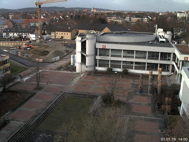 Foto der Webcam: Verwaltungsgebäude, Innenhof mit Audimax, Hörsaal-Gebäude 1