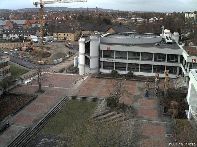 Foto der Webcam: Verwaltungsgebäude, Innenhof mit Audimax, Hörsaal-Gebäude 1