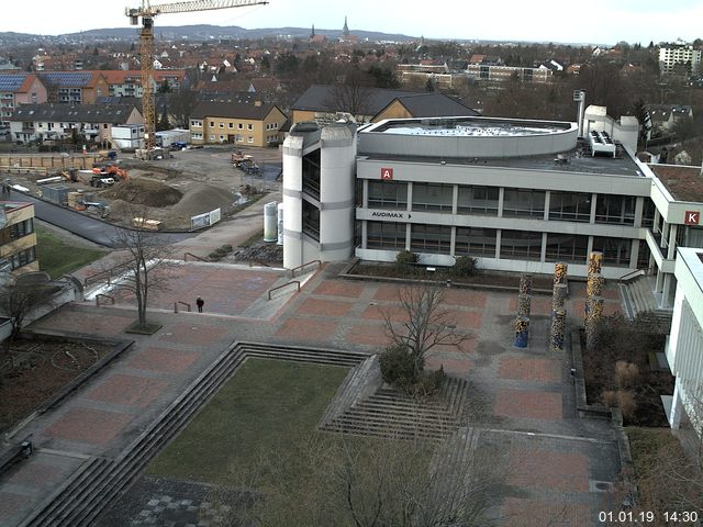 Foto der Webcam: Verwaltungsgebäude, Innenhof mit Audimax, Hörsaal-Gebäude 1