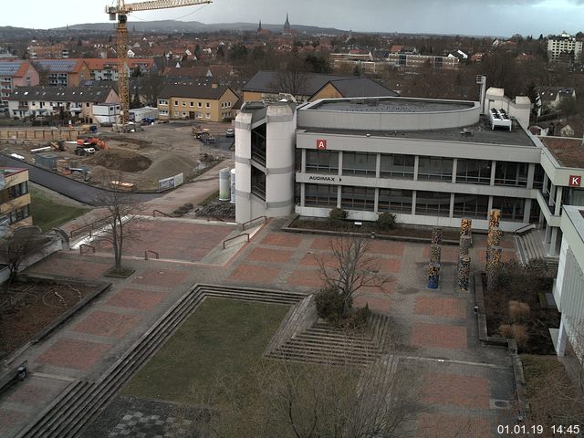 Foto der Webcam: Verwaltungsgebäude, Innenhof mit Audimax, Hörsaal-Gebäude 1