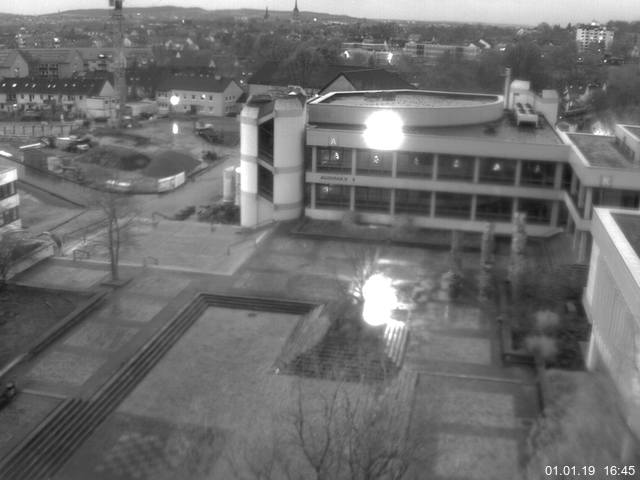 Foto der Webcam: Verwaltungsgebäude, Innenhof mit Audimax, Hörsaal-Gebäude 1