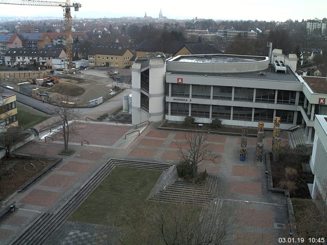 Foto der Webcam: Verwaltungsgebäude, Innenhof mit Audimax, Hörsaal-Gebäude 1