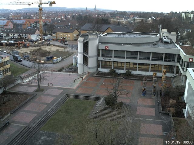 Foto der Webcam: Verwaltungsgebäude, Innenhof mit Audimax, Hörsaal-Gebäude 1