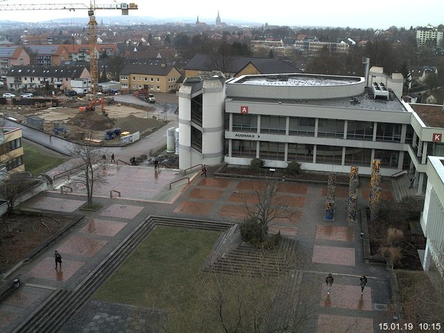 Foto der Webcam: Verwaltungsgebäude, Innenhof mit Audimax, Hörsaal-Gebäude 1