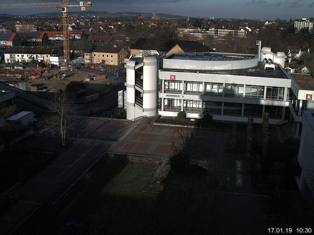 Foto der Webcam: Verwaltungsgebäude, Innenhof mit Audimax, Hörsaal-Gebäude 1