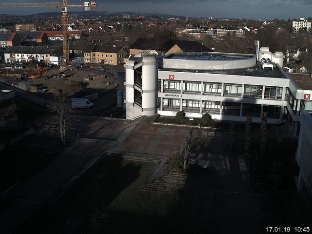 Foto der Webcam: Verwaltungsgebäude, Innenhof mit Audimax, Hörsaal-Gebäude 1