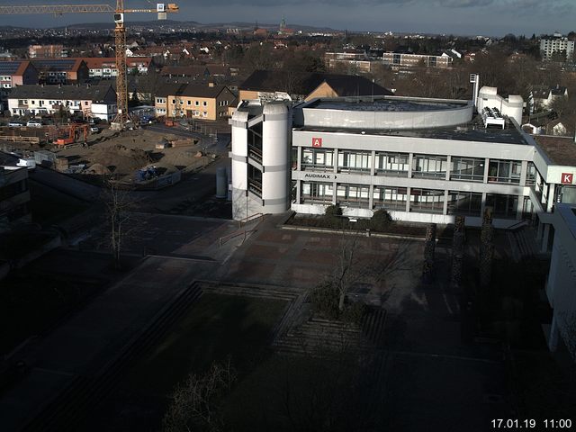 Foto der Webcam: Verwaltungsgebäude, Innenhof mit Audimax, Hörsaal-Gebäude 1