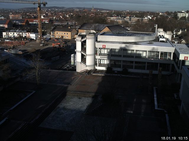 Foto der Webcam: Verwaltungsgebäude, Innenhof mit Audimax, Hörsaal-Gebäude 1