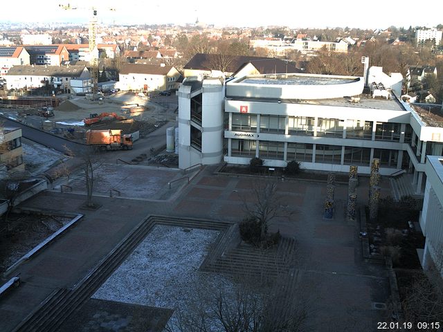 Foto der Webcam: Verwaltungsgebäude, Innenhof mit Audimax, Hörsaal-Gebäude 1