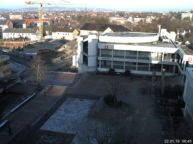 Foto der Webcam: Verwaltungsgebäude, Innenhof mit Audimax, Hörsaal-Gebäude 1