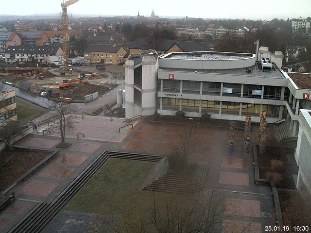 Foto der Webcam: Verwaltungsgebäude, Innenhof mit Audimax, Hörsaal-Gebäude 1