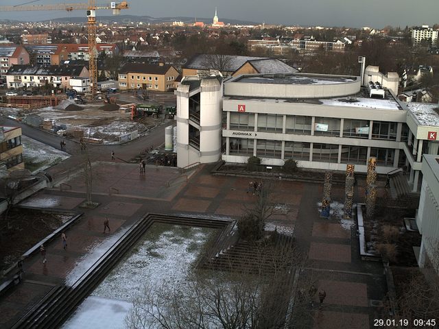 Foto der Webcam: Verwaltungsgebäude, Innenhof mit Audimax, Hörsaal-Gebäude 1