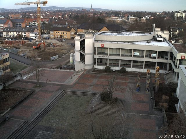 Foto der Webcam: Verwaltungsgebäude, Innenhof mit Audimax, Hörsaal-Gebäude 1