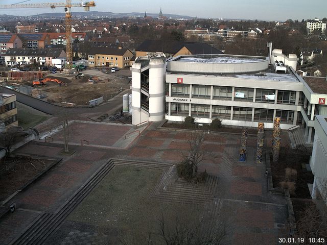 Foto der Webcam: Verwaltungsgebäude, Innenhof mit Audimax, Hörsaal-Gebäude 1