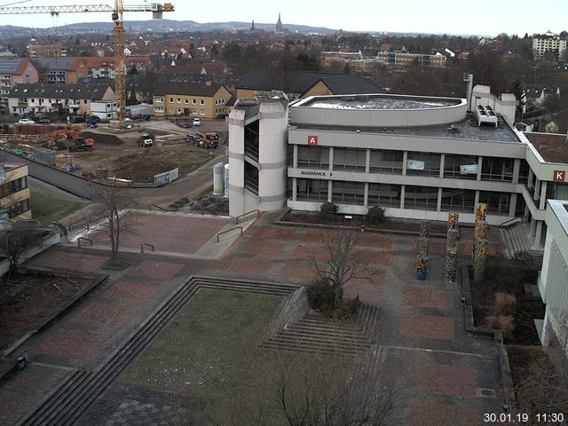 Foto der Webcam: Verwaltungsgebäude, Innenhof mit Audimax, Hörsaal-Gebäude 1