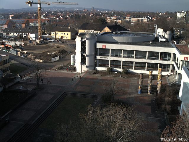 Foto der Webcam: Verwaltungsgebäude, Innenhof mit Audimax, Hörsaal-Gebäude 1