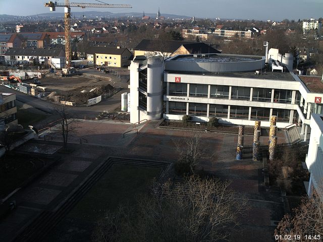 Foto der Webcam: Verwaltungsgebäude, Innenhof mit Audimax, Hörsaal-Gebäude 1