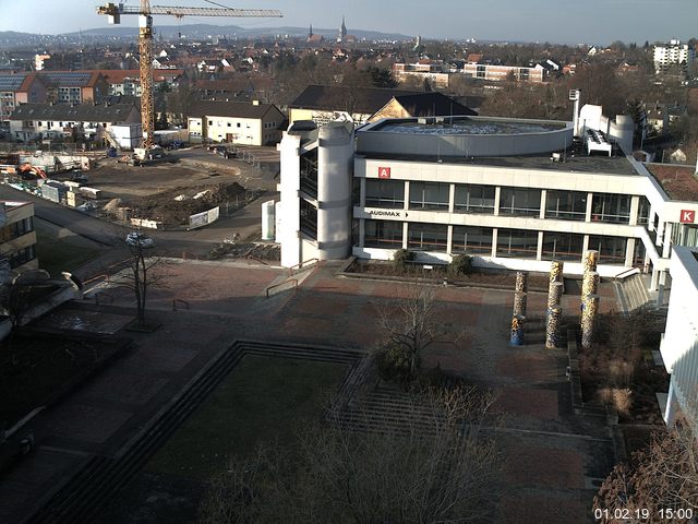 Foto der Webcam: Verwaltungsgebäude, Innenhof mit Audimax, Hörsaal-Gebäude 1