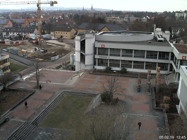 Foto der Webcam: Verwaltungsgebäude, Innenhof mit Audimax, Hörsaal-Gebäude 1