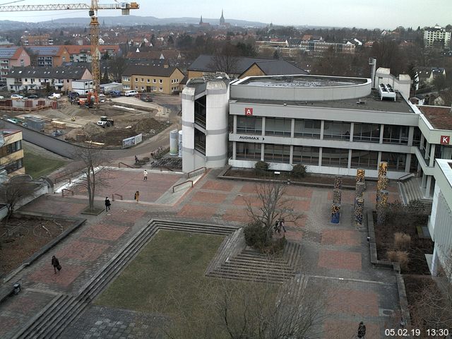 Foto der Webcam: Verwaltungsgebäude, Innenhof mit Audimax, Hörsaal-Gebäude 1