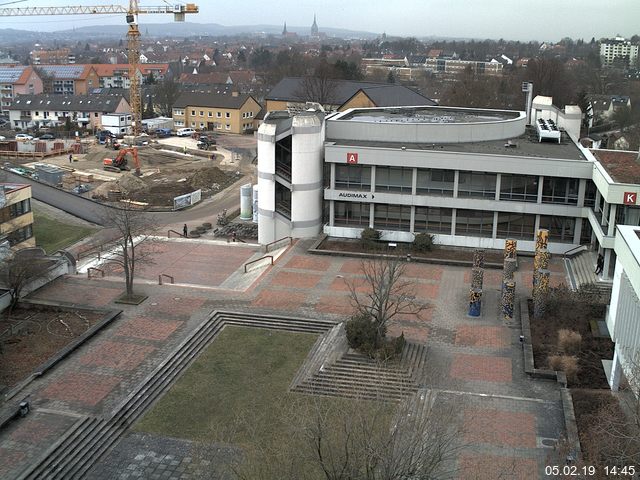 Foto der Webcam: Verwaltungsgebäude, Innenhof mit Audimax, Hörsaal-Gebäude 1