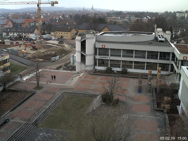 Foto der Webcam: Verwaltungsgebäude, Innenhof mit Audimax, Hörsaal-Gebäude 1