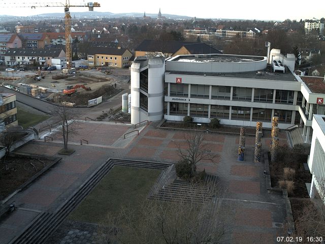 Foto der Webcam: Verwaltungsgeb&auml;ude, Innenhof mit Audimax, H&ouml;rsaal-Geb&auml;ude 1