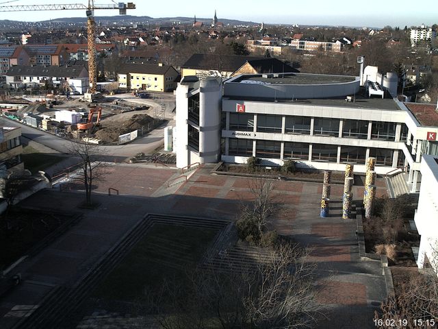 Foto der Webcam: Verwaltungsgebäude, Innenhof mit Audimax, Hörsaal-Gebäude 1